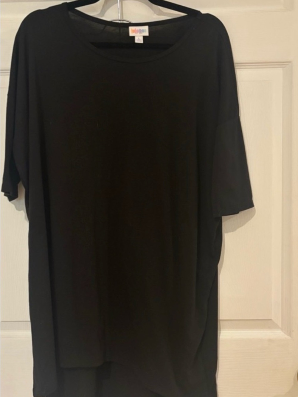 LuLaRoe Black Relaxed Short Sleeve Tunic